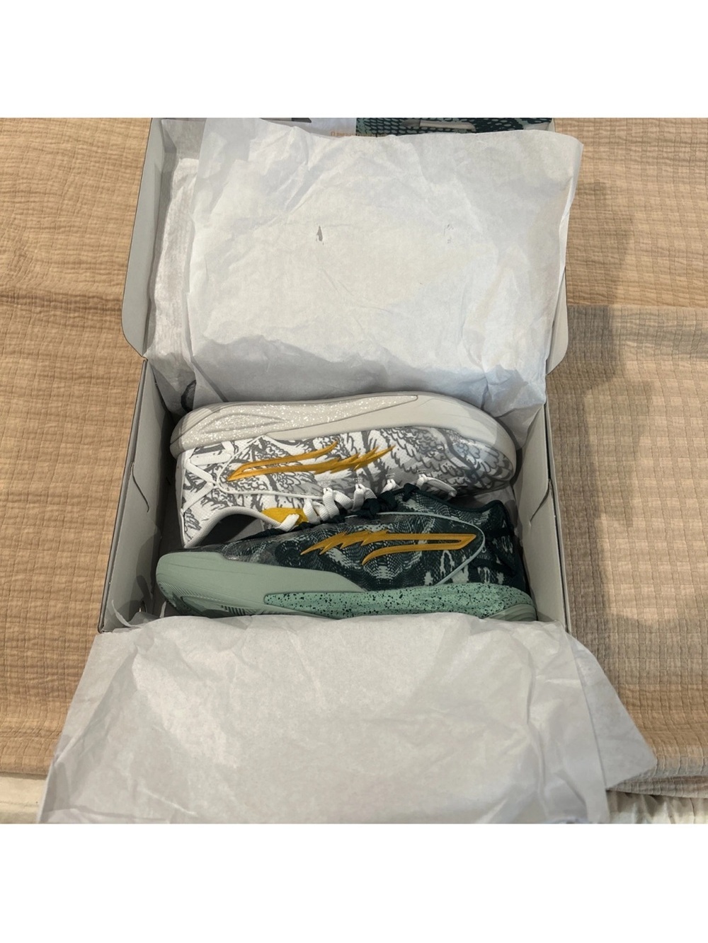 Puma White and Dark Green Harry Potter Accent Sneakers - Picture 8 of 8